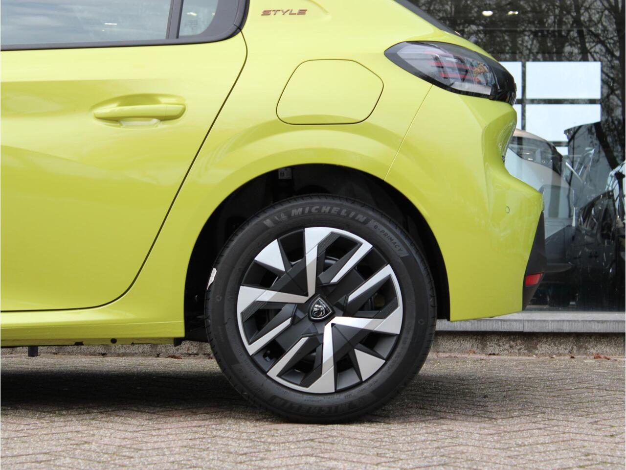 Peugeot 208 HYBRID 110 STYLE PRIVATE LEASE ¤369 P/M