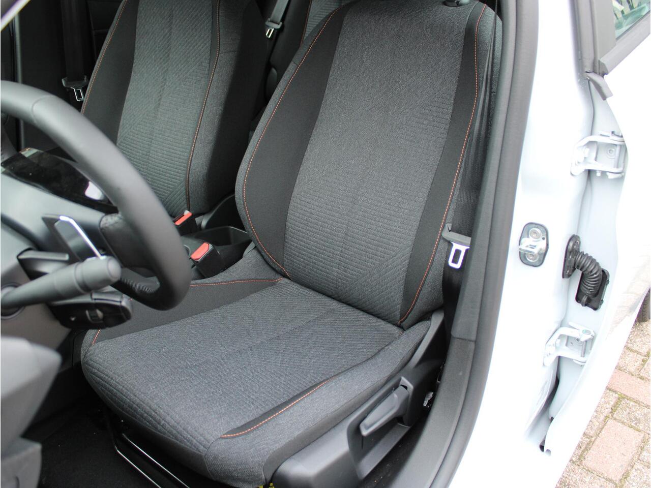 Peugeot 208 HYBRID 110 STYLE PRIVATE LEASE ¤369 P/M