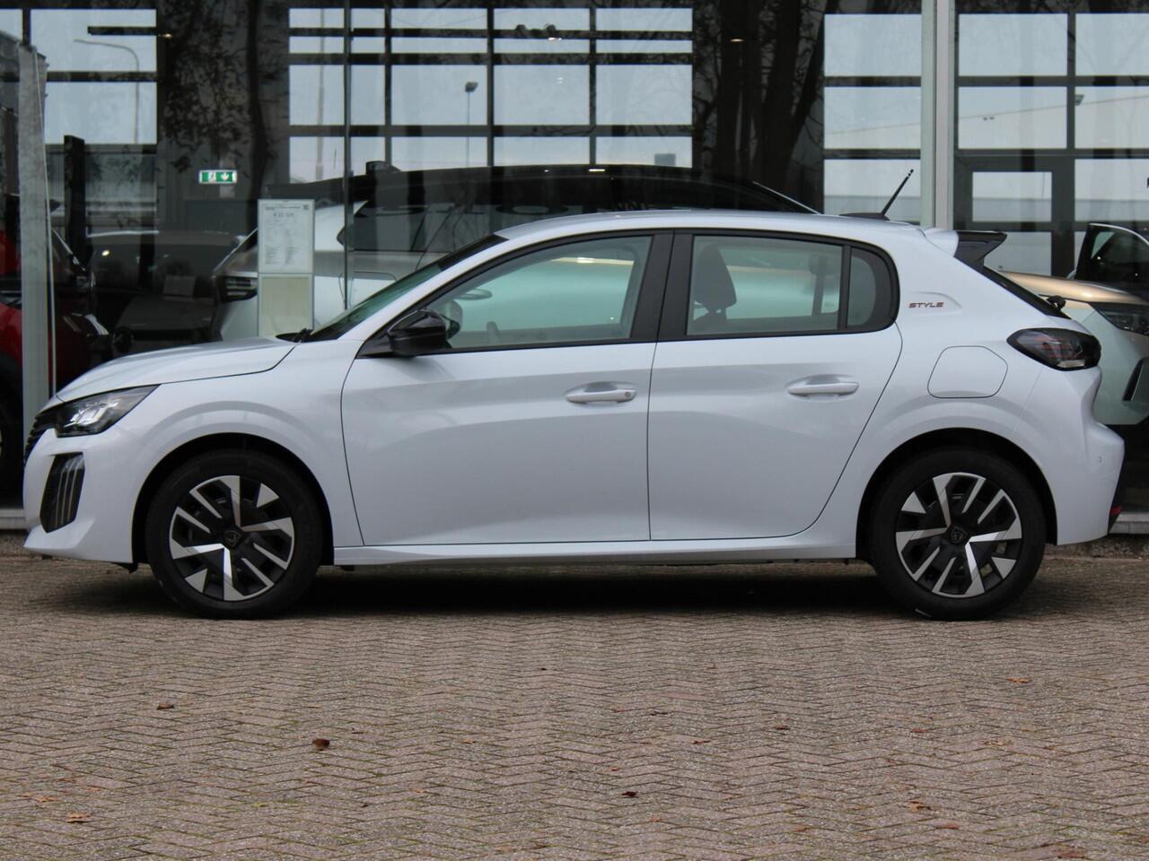 Peugeot 208 HYBRID 110 STYLE PRIVATE LEASE ¤369 P/M