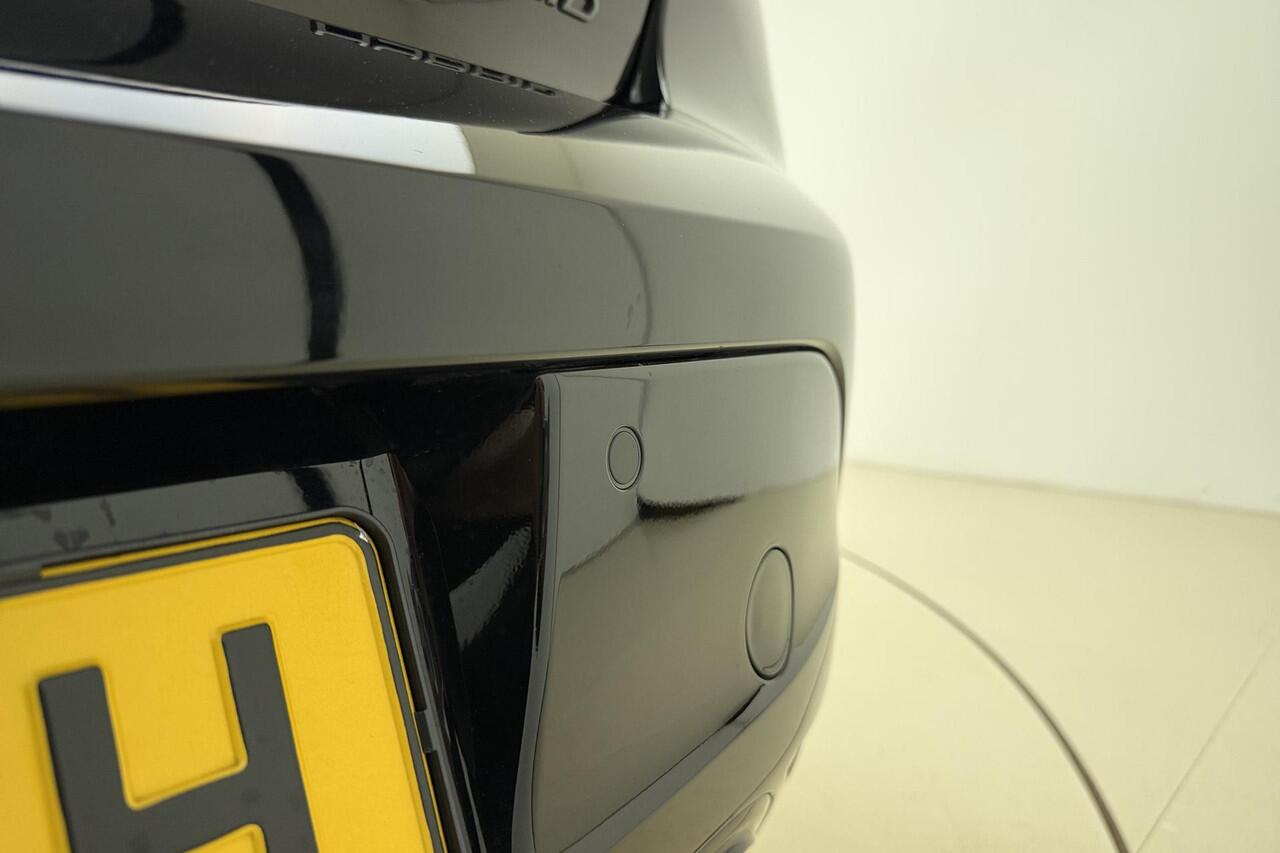 Peugeot 208 1.2 Hybrid 145 e-DCS6 GT | Navigatie | Camera | Adaptieve Cruise control | Getint glas