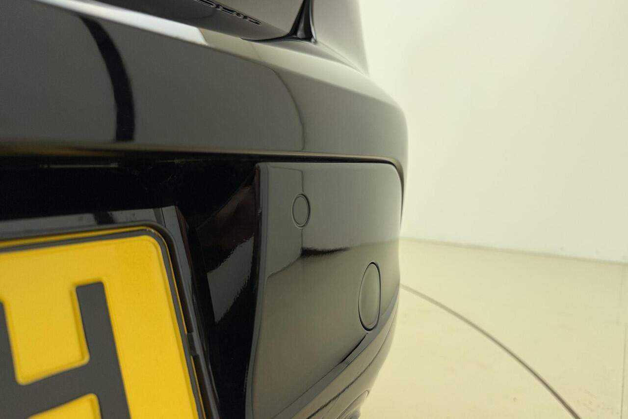 Peugeot 208 1.2 Hybrid 145 e-DCS6 GT Automaat | Navigatie | Climate Control | Camera | Cruise Control Adaptief | Apple Carplay Android Auto | Donkere ramen achter