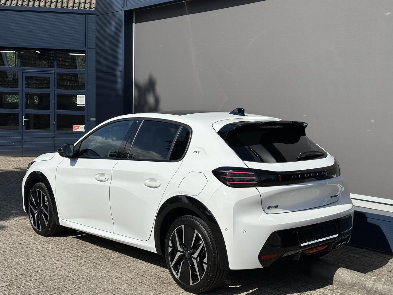 Peugeot 208 1.2 Hybrid 145 PK GT Automaat Hybride | Glazen Panoramadak | Navigatie via Telefoon | Climate Control | Keyless Entry & Start | Cruise Control | Sportstoelen | 17" Lichtmetalen Velgen | Full LED Verlichting | Parkeersensoren V+A | Dakspoiler |