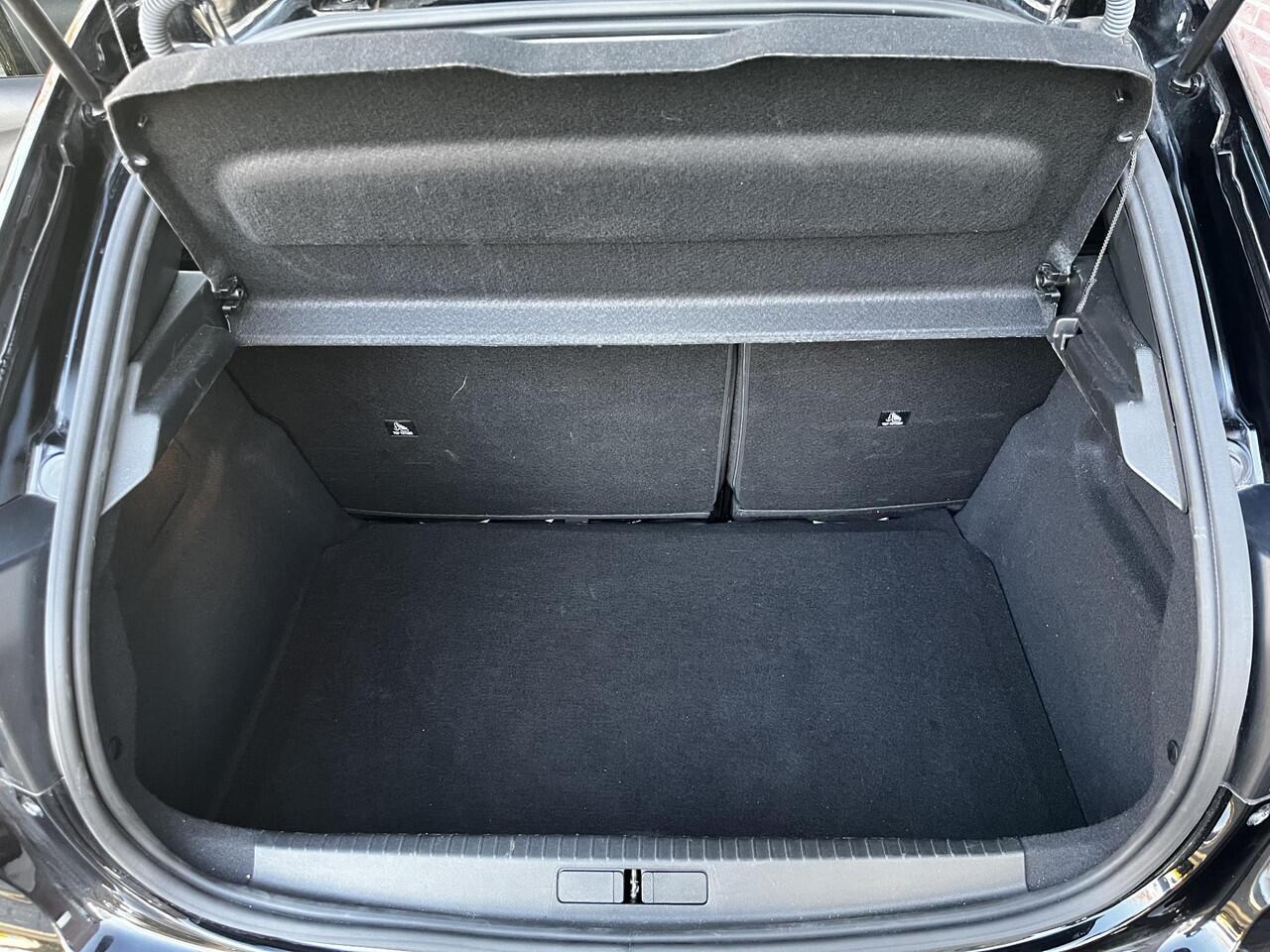 Peugeot 208 Allure 1.2 Hybrid 110pk e-DCS6 | 360° CAMERA | NAVI | ADAPTIVE CRUISE | LM-VELGEN | DAB+ | EXTRA GETINTE RUITEN |