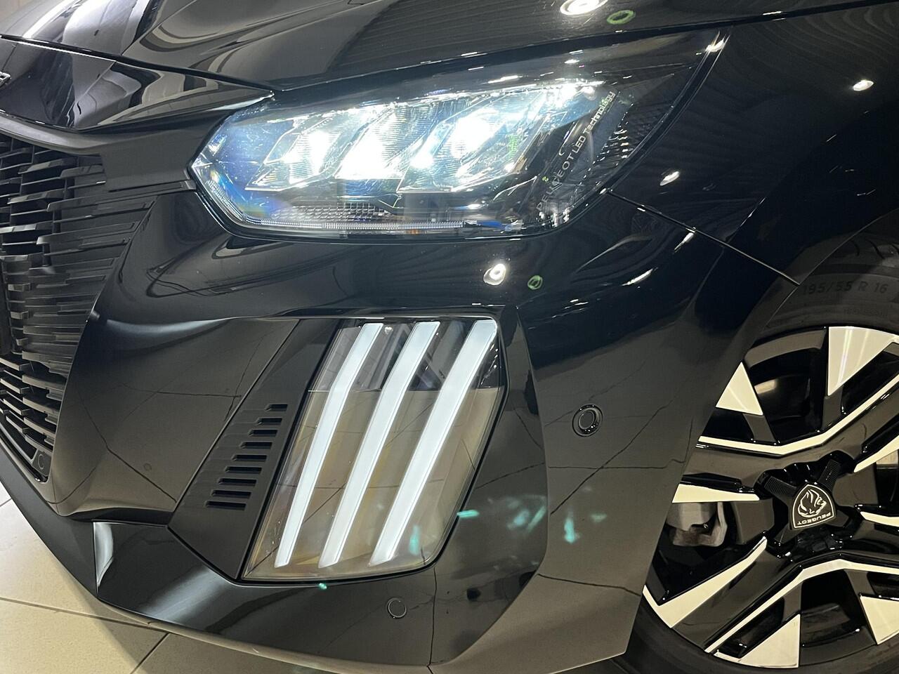 Peugeot 208 Allure 1.2 Hybrid 110pk e-DCS6 | 360° CAMERA | NAVI | ADAPTIVE CRUISE | LM-VELGEN | DAB+ | EXTRA GETINTE RUITEN |