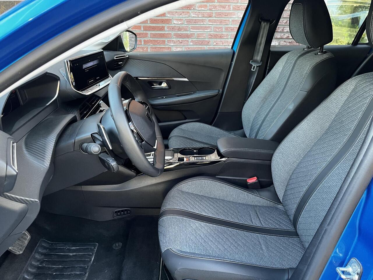 Peugeot 208 Allure 1.2 Hybrid 110pk e-DCS6 | 360° CAMERA | NAVI | ADAPTIVE CRUISE | LM-VELGEN | DAB+ | EXTRA GETINTE RUITEN |