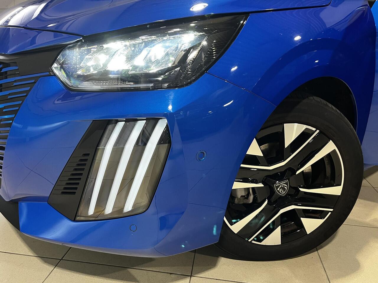 Peugeot 208 Allure 1.2 Hybrid 110pk e-DCS6 | 360° CAMERA | NAVI | ADAPTIVE CRUISE | LM-VELGEN | DAB+ | EXTRA GETINTE RUITEN |