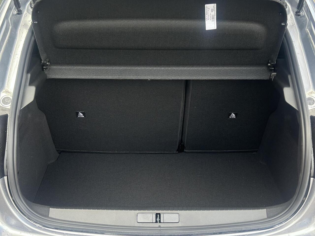 Peugeot 208 Hybrid 145 e-DCS6 GT | Parkeercamera/-sensoren (voor/achter) | Keyless Entry/Start | Dodehoek | Sfeerverlichting | Climate Control | Draadloze telefoonlader | Apple Carplay/Android Auto | Adaptive Cruise Control |