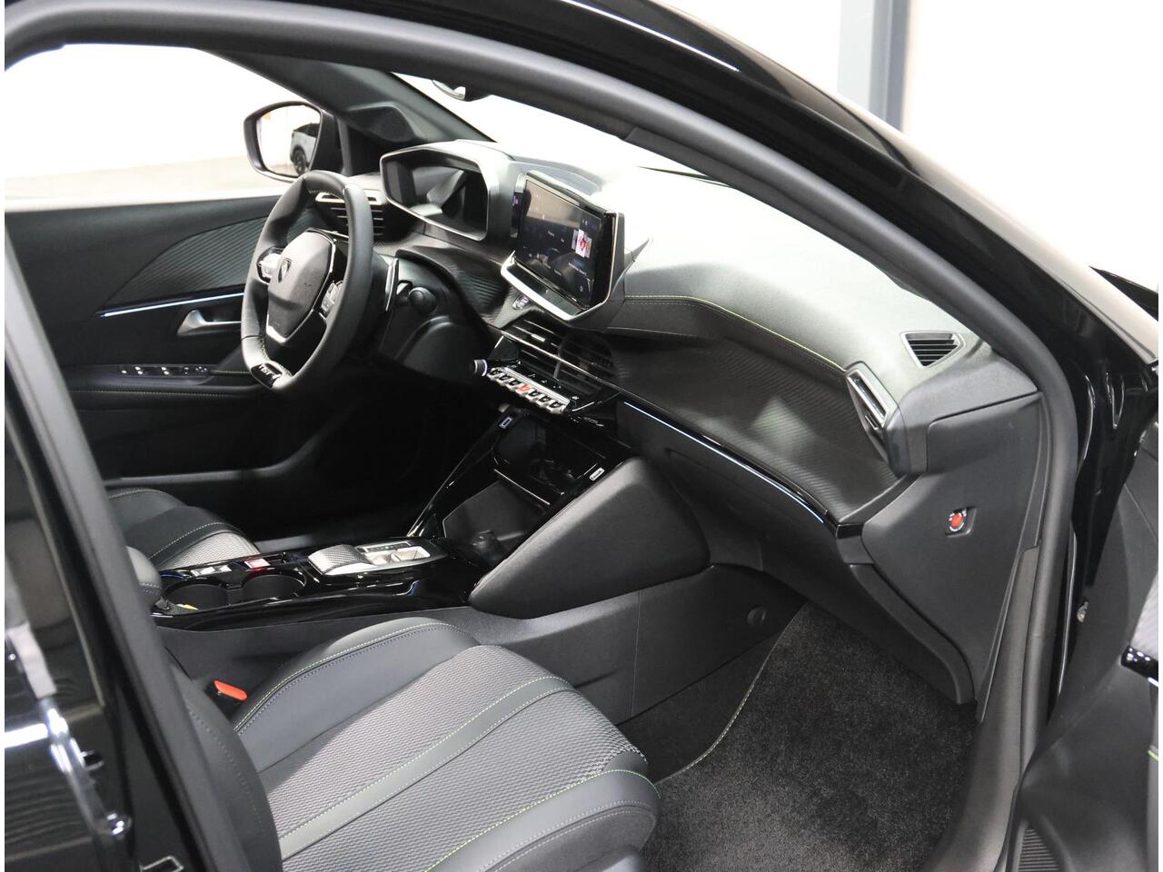 Peugeot 208 1.2 Hybrid 110PK e-DCS6 GT | Incl. ¤4.625,- Korting! | Adaptive CruiseControl | Camera Voor/Achter | Keyless Entry | ClimateControl | Navigatie | AppleCarPlay/AndroidAuto |