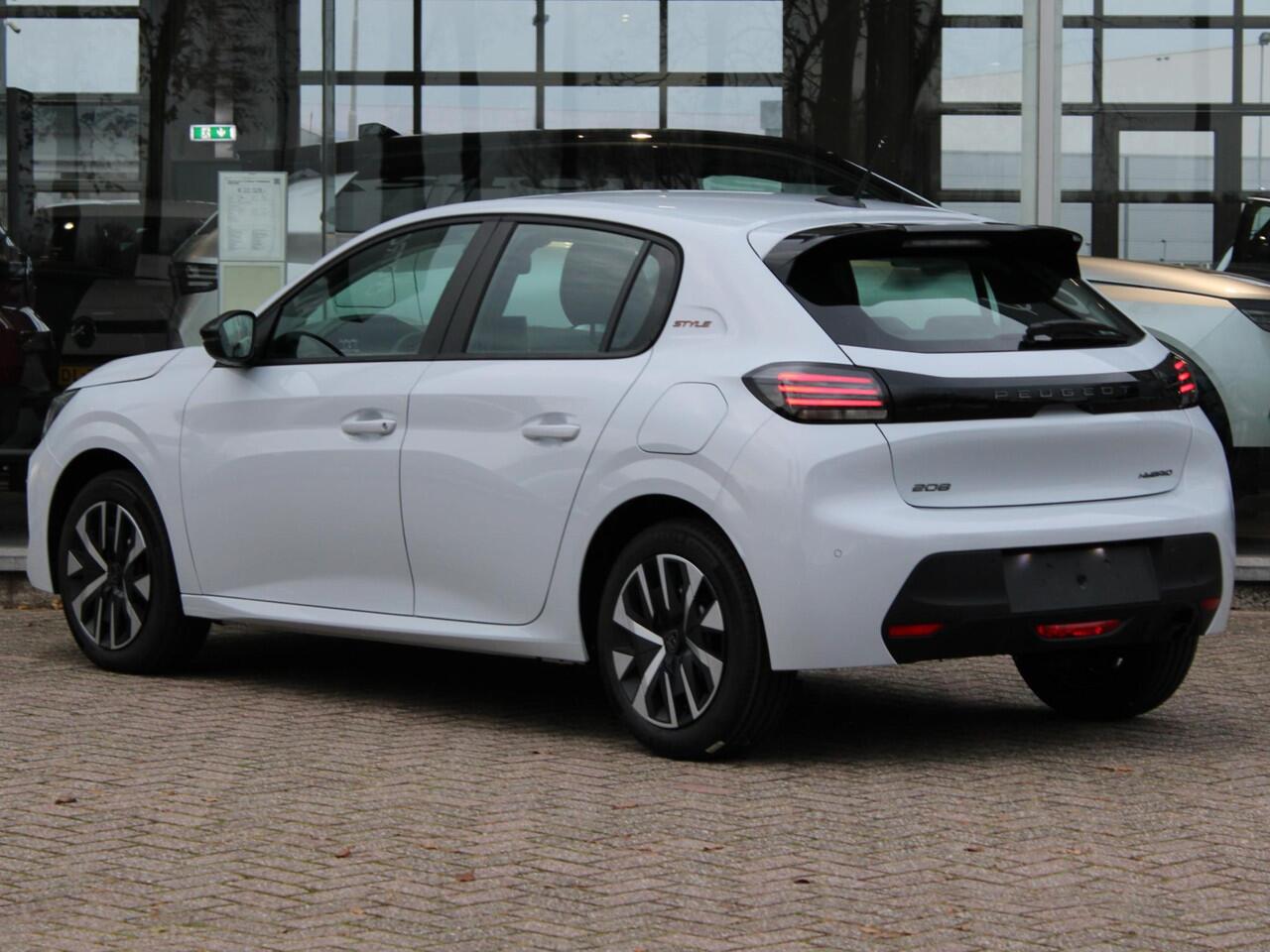 Peugeot 208 HYBRID 110 STYLE VOORRAAD KORTING