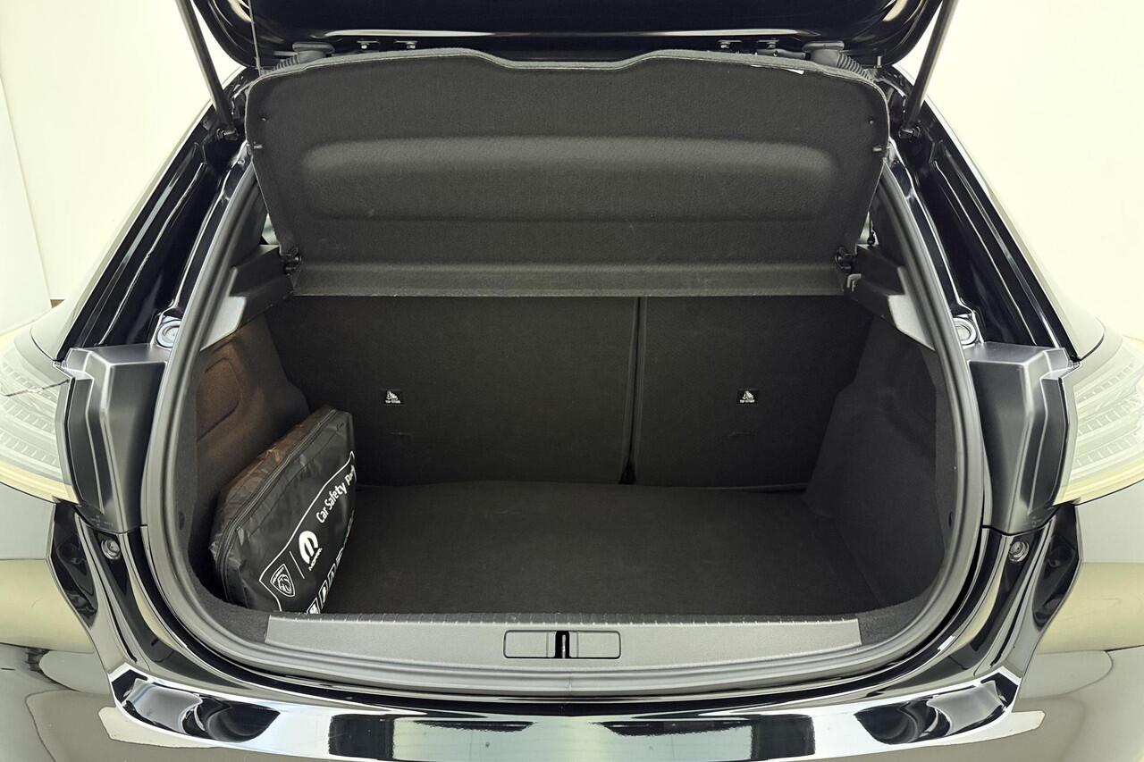 Peugeot 208 1.2 Hybrid 145 e-DCS6 GT Automaat | Navigatie | Climate Control | Camera | Cruise Control Adaptief | Apple Carplay Android Auto | Donkere ramen achter