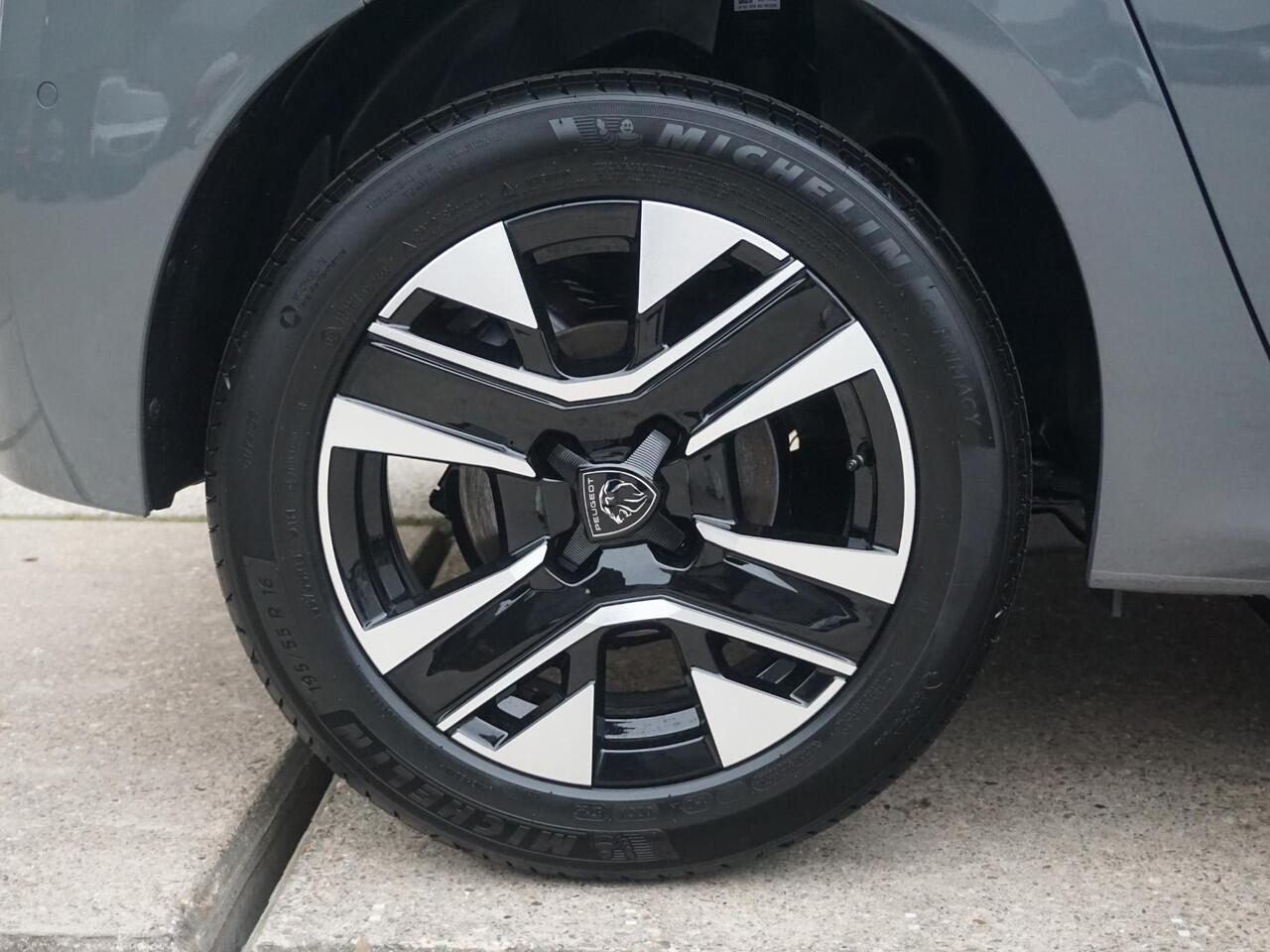 Peugeot 208 1.2 Hybrid 110 e-DCS6 Allure Private lease 376,-