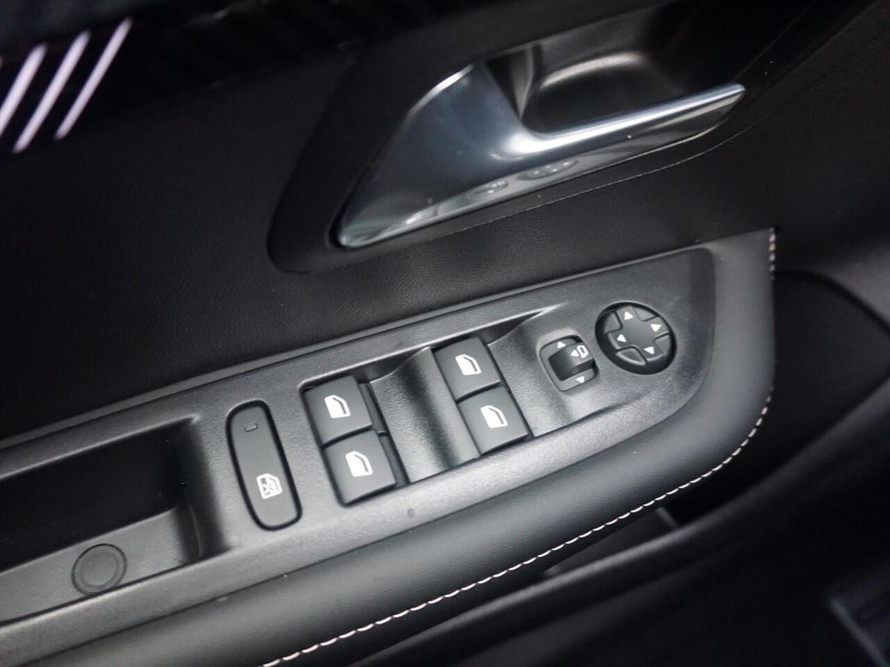 Peugeot 208 1.2 Hybrid 110 e-DCS6 Allure Private lease 376,-