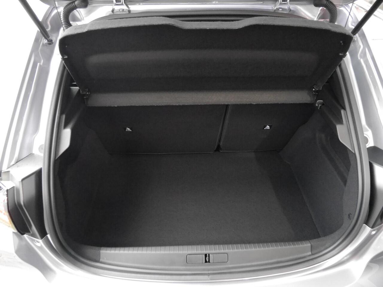 Peugeot 208 1.2 Hybrid 110 e-DCS6 GT | Adaptieve cruise control | Draadloze telefoonoplader | Camera voor en achter | Navigatie | Full led | 17 inch lichtmetalen velgen | Keyless entry en start | Dodehoekdetectie