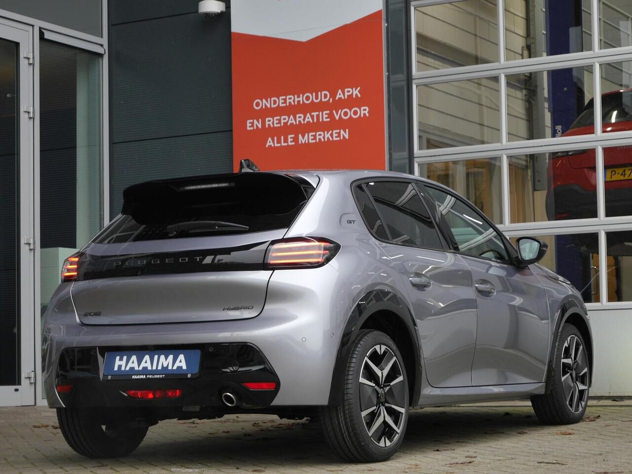 Peugeot 208 1.2 Hybrid 110 e-DCS6 GT | Adaptieve cruise control | Draadloze telefoonoplader | Camera voor en achter | Navigatie | Full led | 17 inch lichtmetalen velgen | Keyless entry en start | Dodehoekdetectie