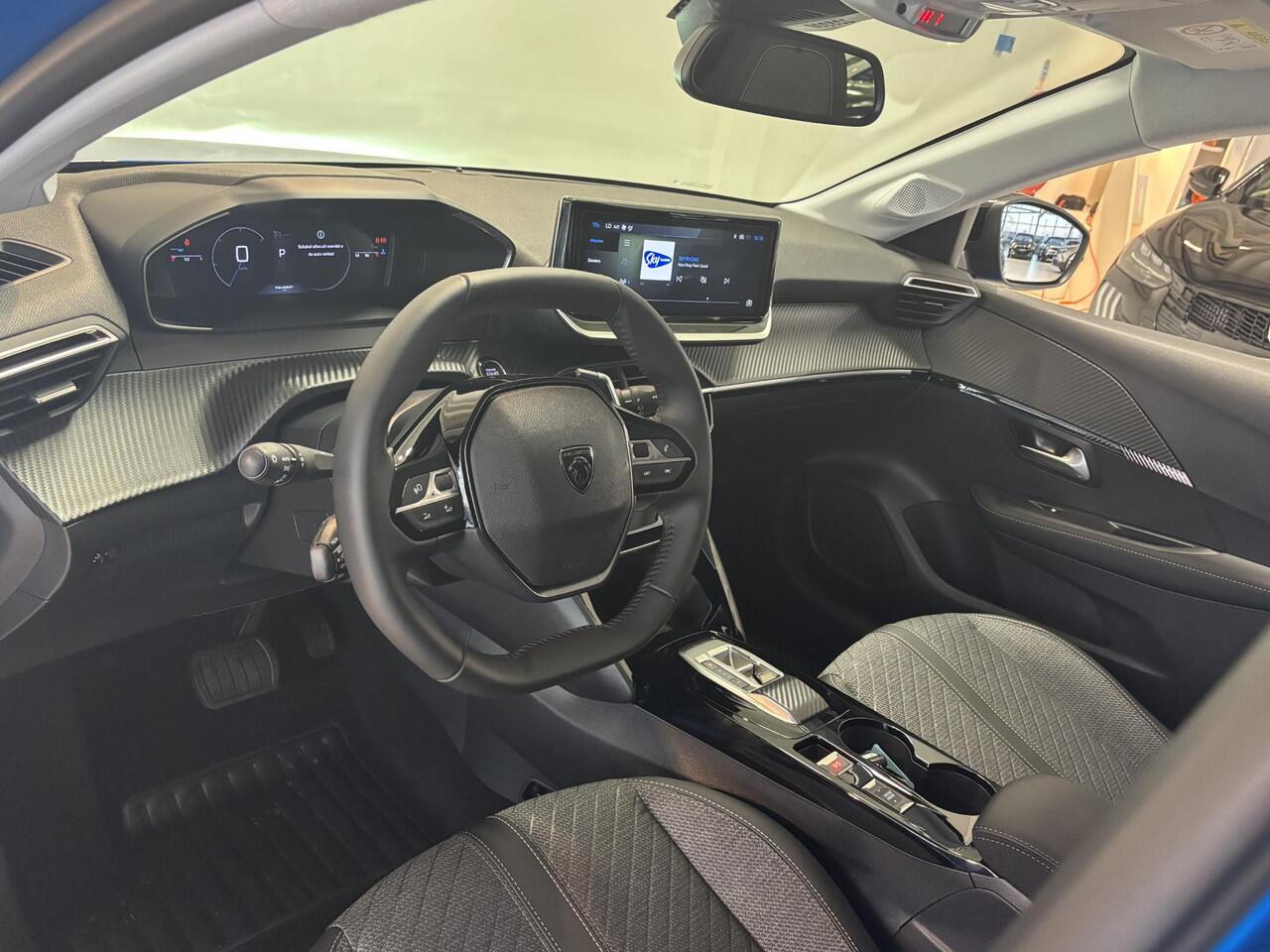 Peugeot 208 1.2 Hybrid 110 e-DCS6 Allure VOORRAAD DEAL | Automaat | Navigatie | 360 camera | Draadloze telefoonlader |