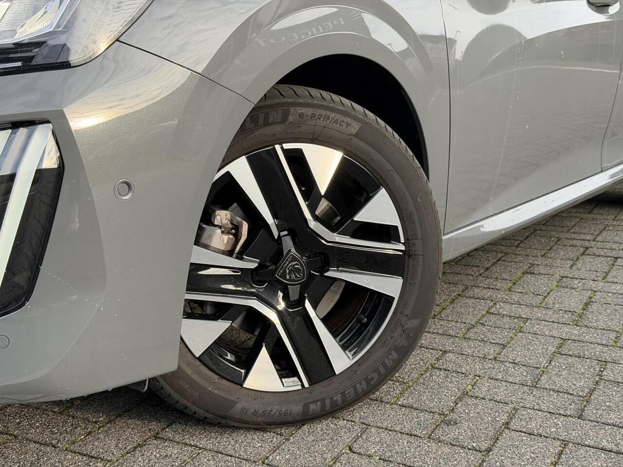 Peugeot 208 Allure 1.2 Hybrid 110PK e-DCS6 Automaat Navigatie, Rondomzichtcamera, Dodehoek Detectie, Apple Carplay, Android Auto