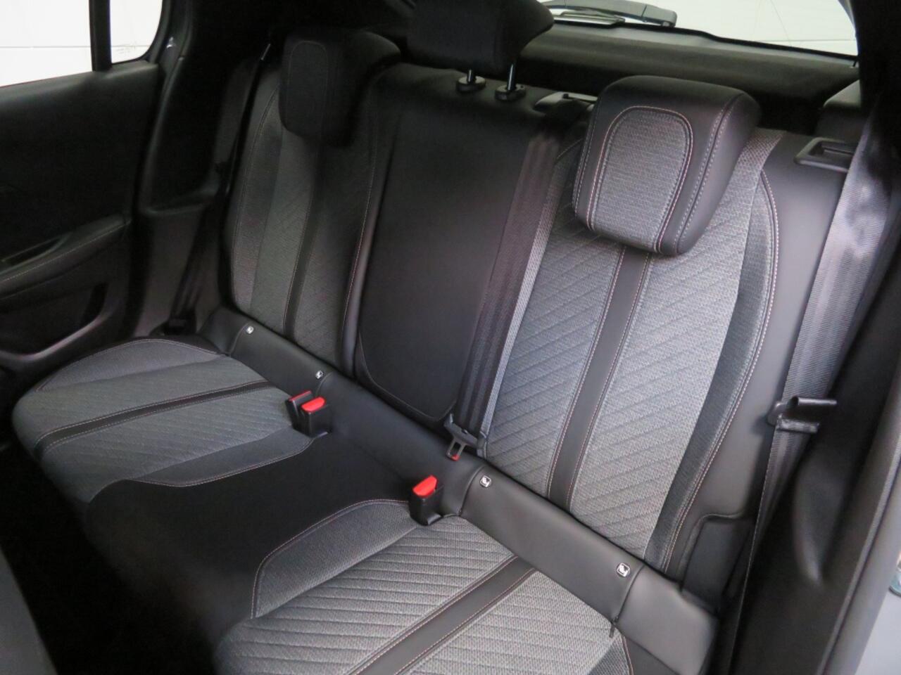 Peugeot 208 1.2 Hyb 110 Allure