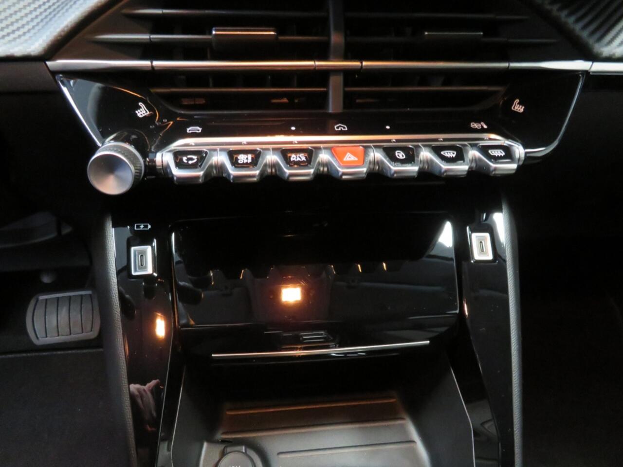 Peugeot 208 1.2 Hyb 110 Allure