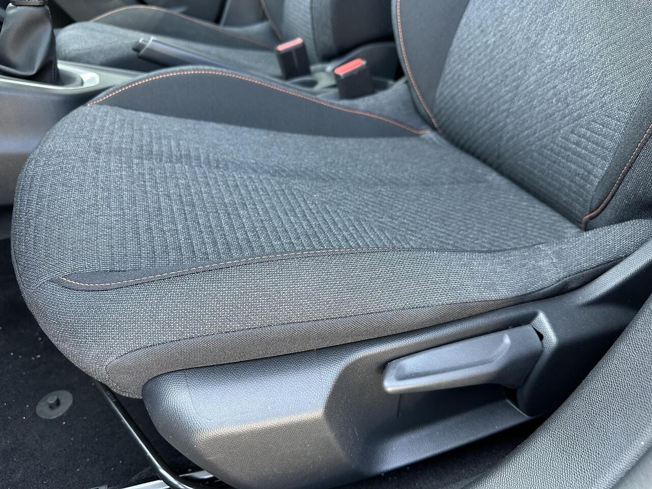 Peugeot 208 1.2 Style | Navigatie | Private Lease Vanaf ¤ 299 P/M ! | LED Verlichting | Cruise Control | Airco | Parkeersensoren | Draadloos Apple Carplay & Android Auto | Leren Stuurwiel |