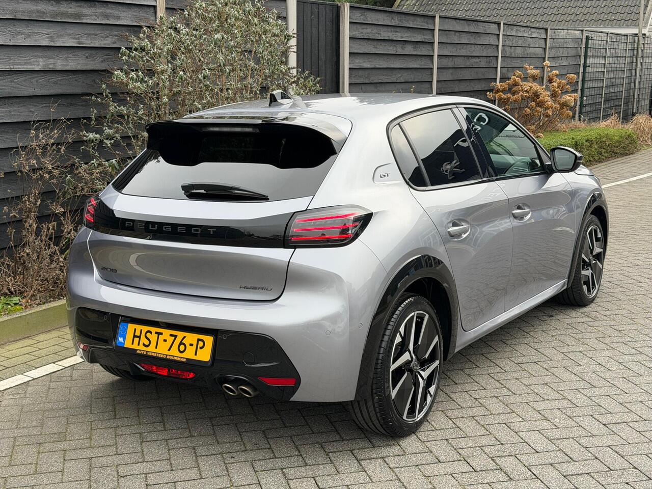 Peugeot 208 GT 1.2 Hybrid 145PK e-DCS6 Automaat Navigatie, Camera Voor & Achter, Keyless, Stoelverwarming, Parkeersensoren