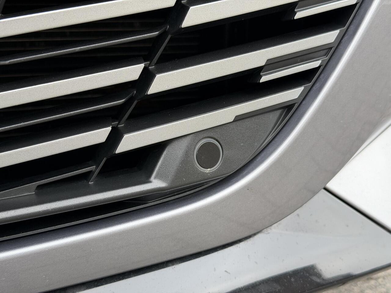 Peugeot 208 GT 1.2 Hybrid 145PK e-DCS6 Automaat Navigatie, Camera Voor & Achter, Keyless, Stoelverwarming, Parkeersensoren