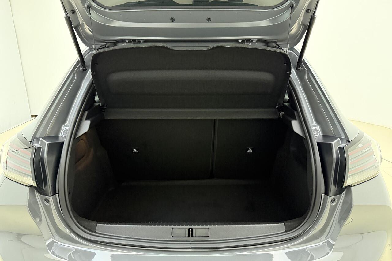 Peugeot 208 1.2 Hybrid 110 e-DCS6 Allure Automaat l Climate Control l Adaptive Cruise Control l LED l Digitaal Instrumentenpaneel l 10'' Infotainment l DAB l Wireless Apple Carplay/Android Auto l TomTom Navigatie l Lichtmetalen Velgen