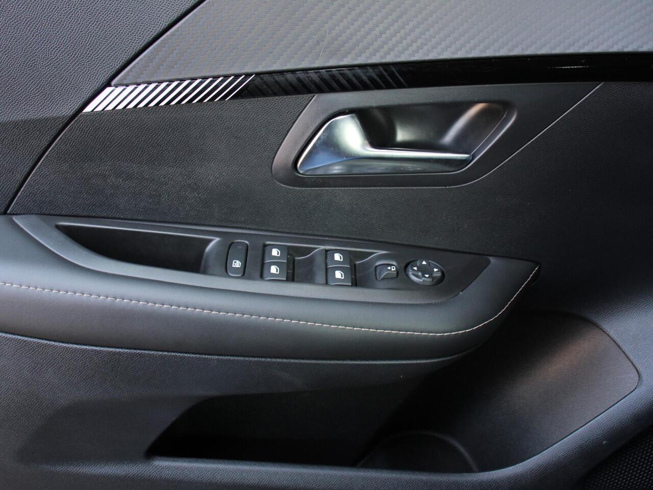 Peugeot 208 1.2 Hybrid 121 PK Automaat Allure | Navigatie | Apple Carplay/Android Auto | Airco | Camera | Parkeer sensoren | Cruise Control | Led | Lichtmetalen Velgen