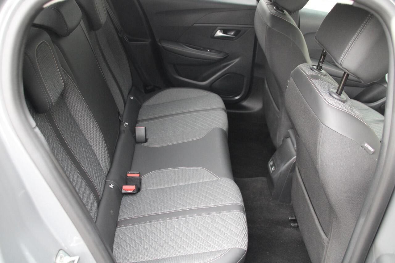 Peugeot 208 1.2 Hybrid e-DCS6 Allure Automaat Airco Carplay Rondom sensoren