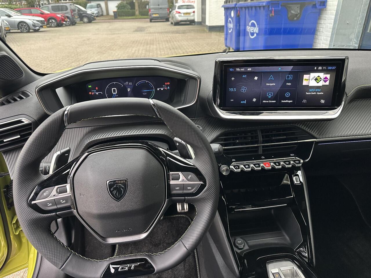 Peugeot 208 1.2 Hybrid GT Automaat | Nieuwe Auto | Meest Complete Uitvoering | 360 Graden Camera | Navigatie | Keyless Entry & Start | Full LED Verlichting | Climate Control | 17" Lichtmetalen Velgen | Parkeersensoren V+A | Dakspoiler Zwart |