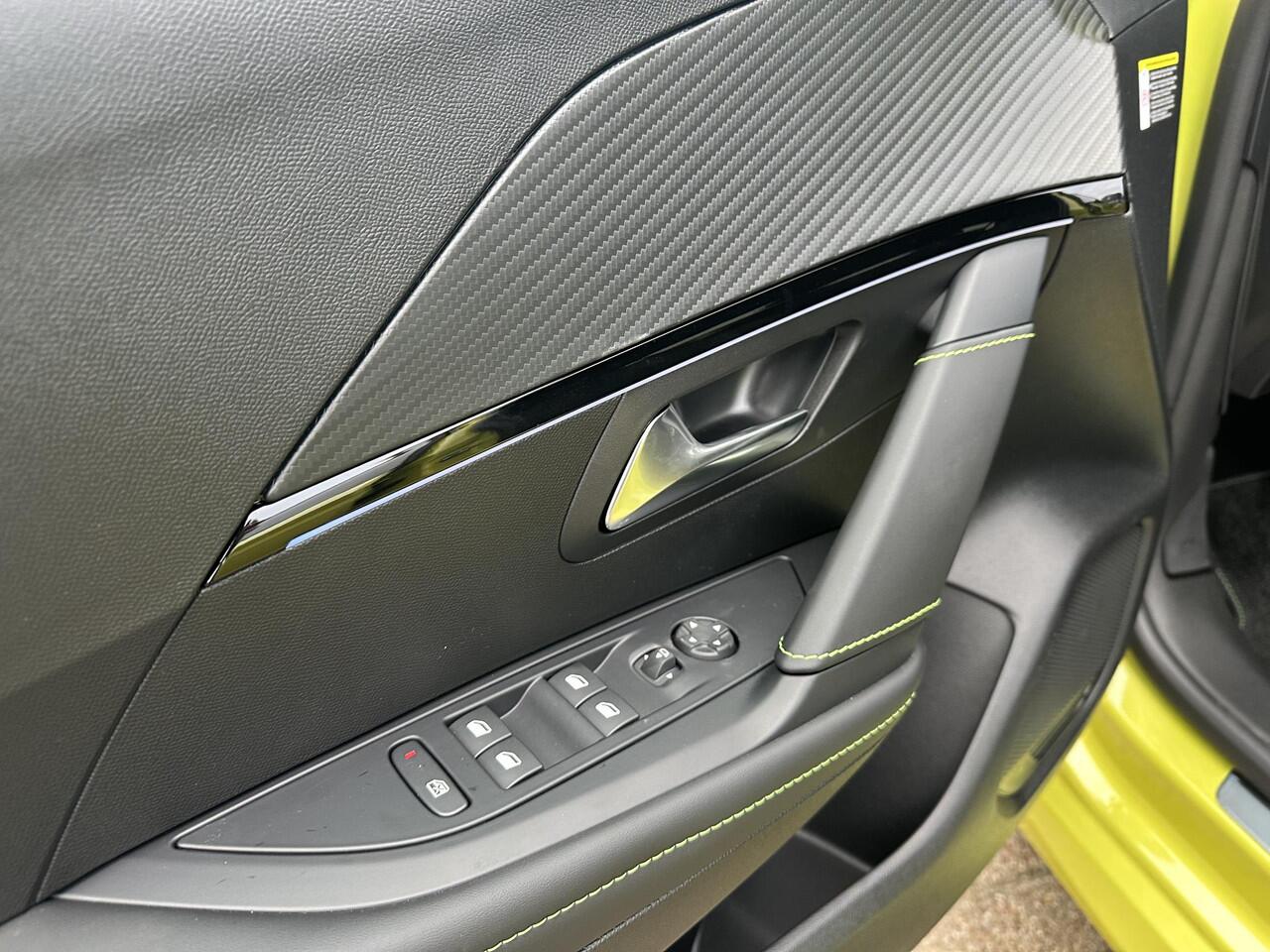 Peugeot 208 1.2 Hybrid GT Automaat | Nieuwe Auto | Meest Complete Uitvoering | 360 Graden Camera | Navigatie | Keyless Entry & Start | Full LED Verlichting | Climate Control | 17" Lichtmetalen Velgen | Parkeersensoren V+A | Dakspoiler Zwart |
