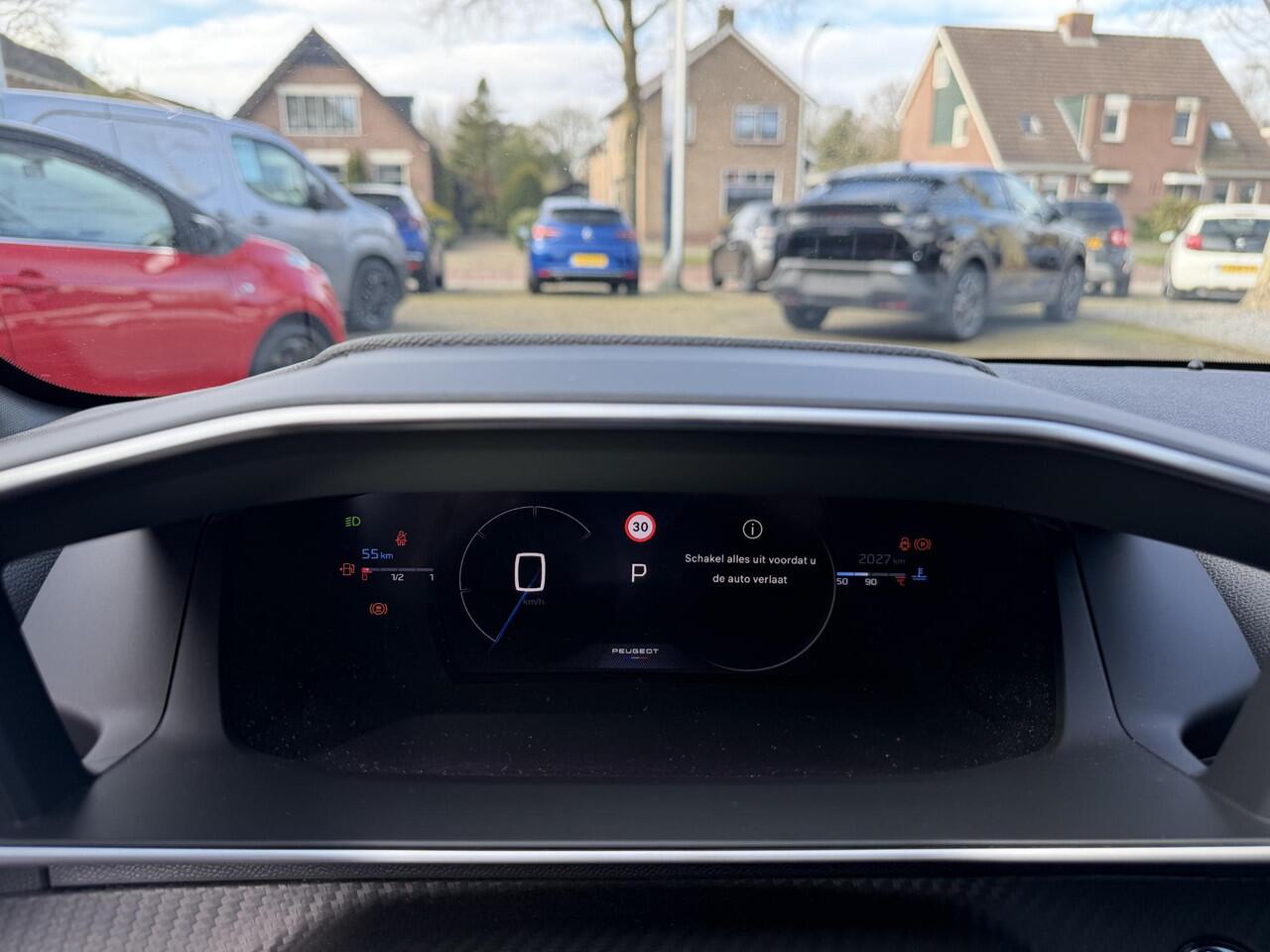 Peugeot 208 1.2 Hybrid 145 PK Automaat GT | Meest Complete Uitvoering! | Panoramadak | Alcantara Stoelen met Verwarming en Massage | Navigatie | Cruise Control | 360 Graden Camera | Full LED Verlichting | 17" Lichtmetalen Velgen | Parkeersensoren V+A |