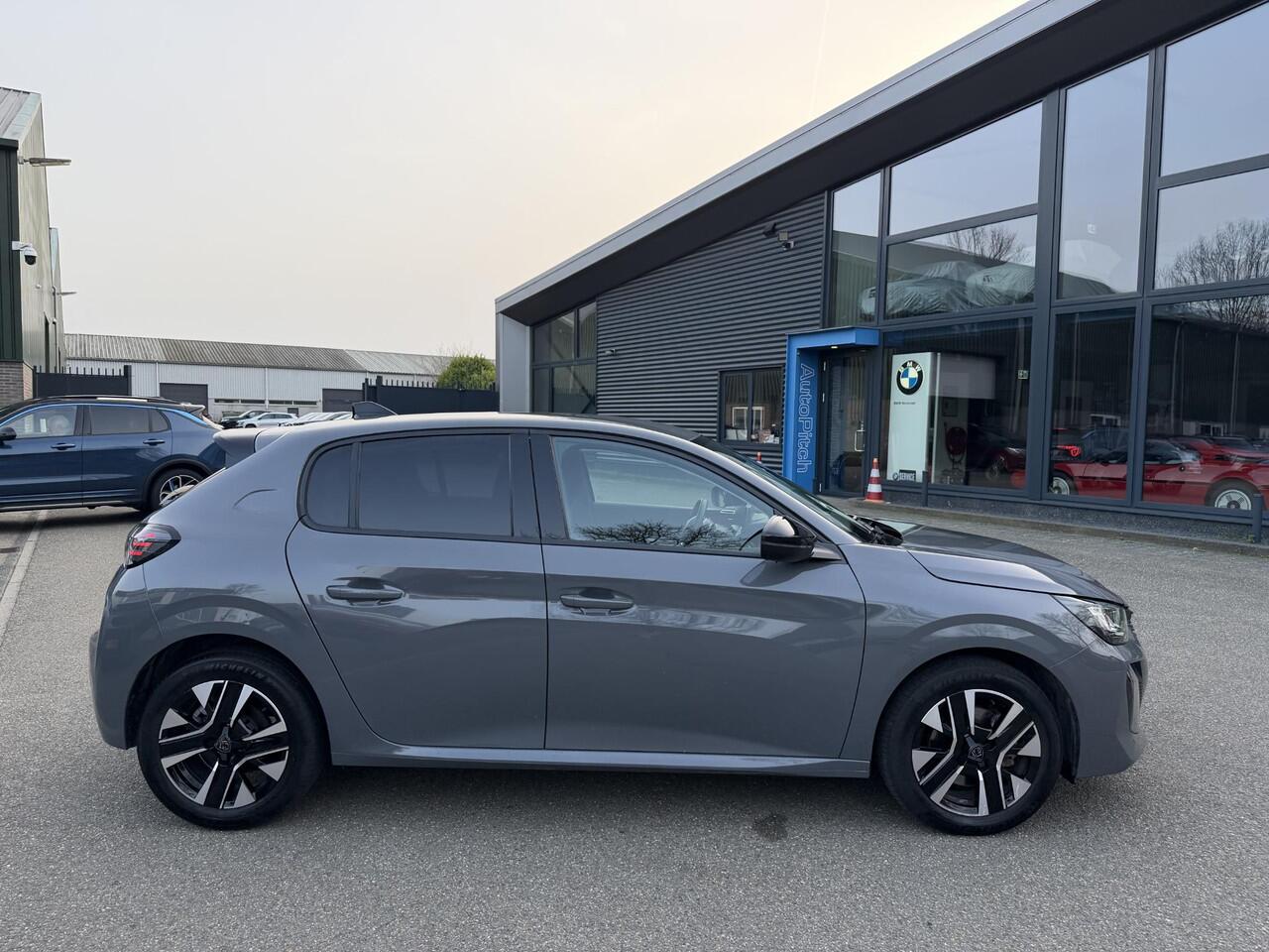 Peugeot 208 Hybrid e-DCS6 Allure RIJKLAARPRIJS | FABRIEKSGARANTIE t/m 03-2027 | TOPSTAAT! | KEYLESS ENTRY | APPLE CARPLAY-ANDROID AUTO| PARKEERSENSOREN VOOR EN ACHTER |