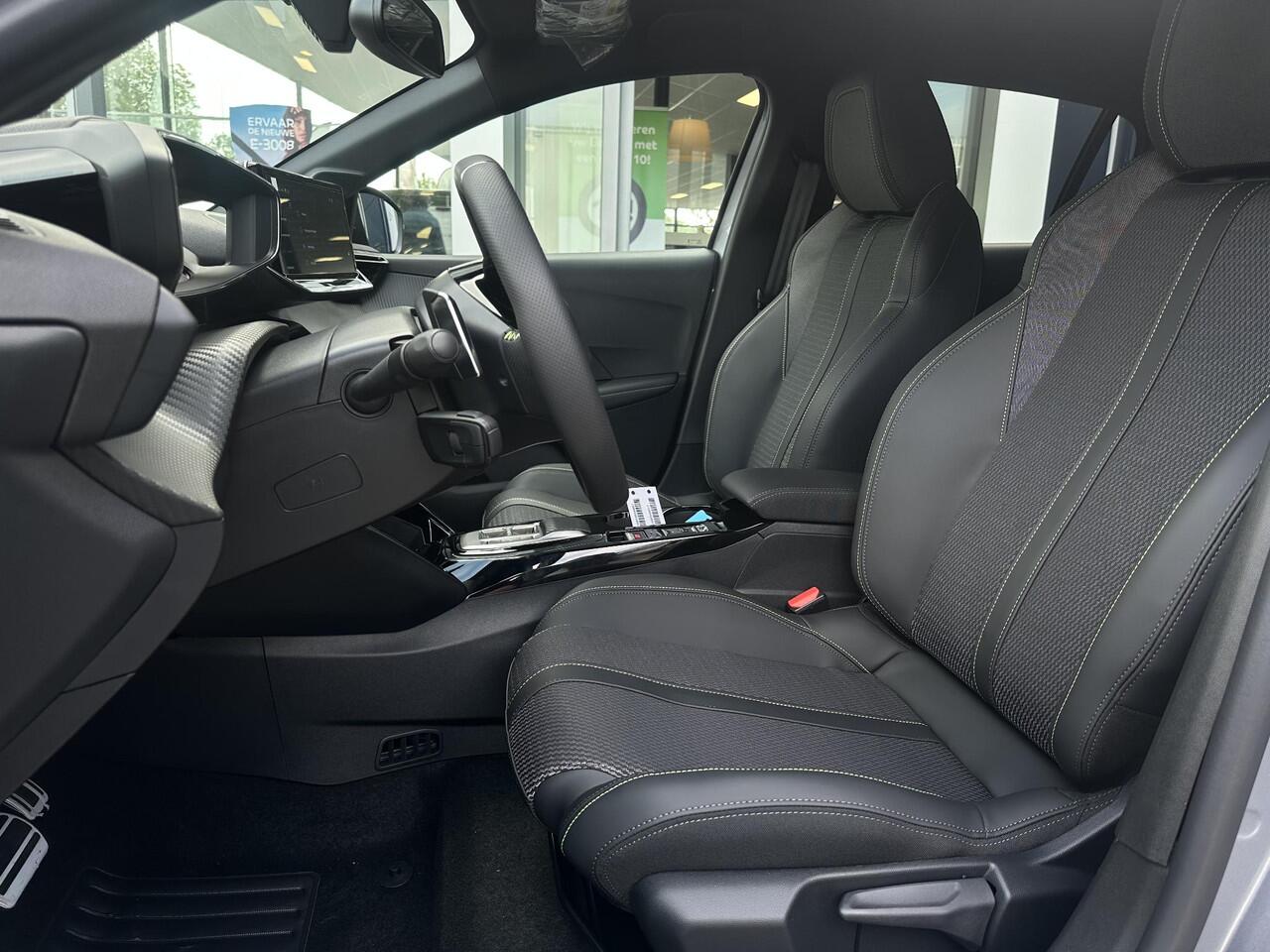 Peugeot 208 1.2 Hybrid 110pk e-DCS6 GT | Adaptive Cruise Control | Draadloze telefoonlader | Keyless Entry/Start | Navigatie | Climate Control | Apple Carplay/Android Auto | Parkeercamera/-sensoren | Full LED | DAB