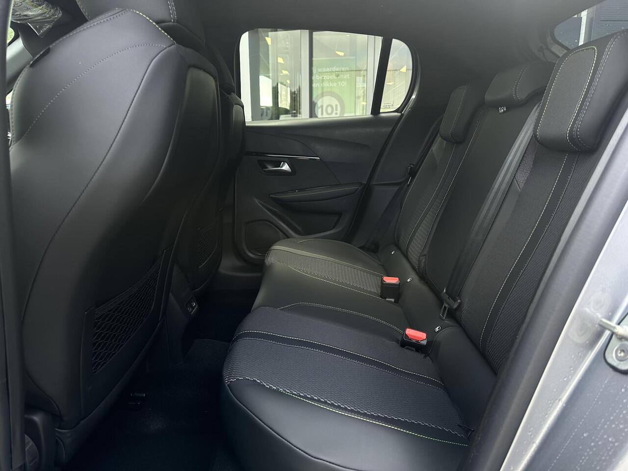 Peugeot 208 1.2 Hybrid 110pk e-DCS6 GT | Adaptive Cruise Control | Draadloze telefoonlader | Keyless Entry/Start | Navigatie | Climate Control | Apple Carplay/Android Auto | Parkeercamera/-sensoren | Full LED | DAB