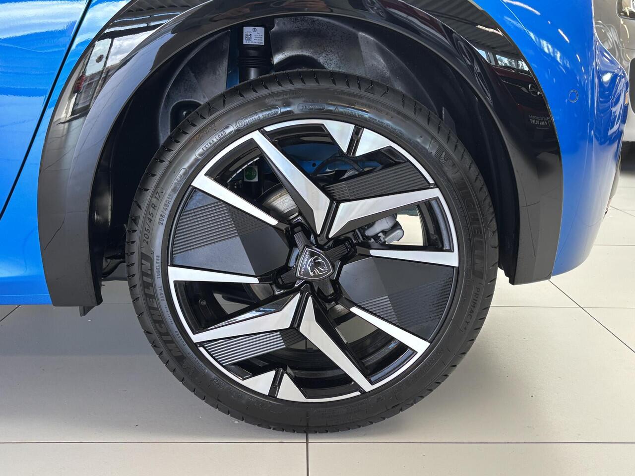 Peugeot 208 1.2 Hybrid 110 e-DCS6 GT