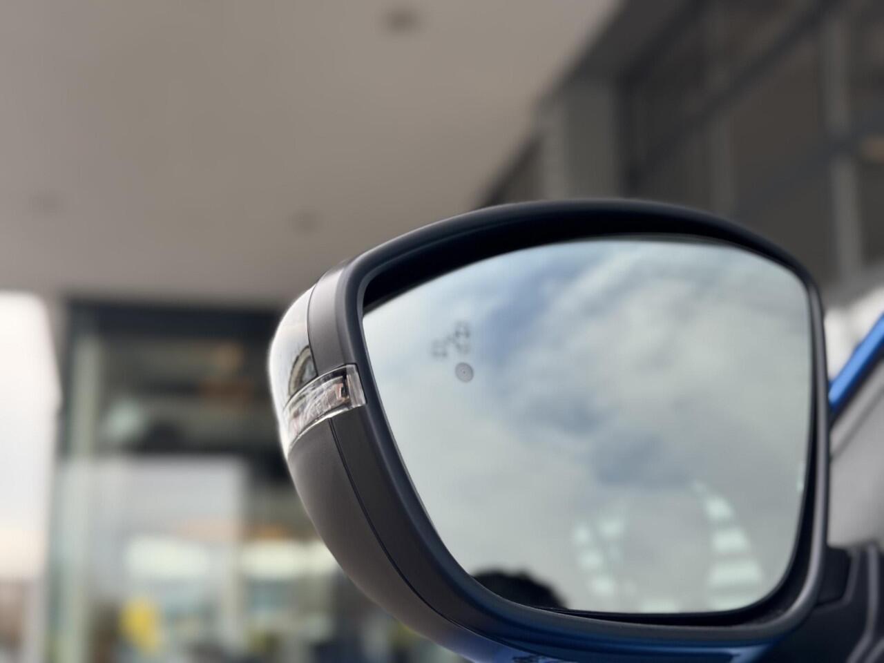 Peugeot 208 GT 1.2 Hybrid 110 e-DCS6 | NAVI | ADAPTIVE CRUISE CONTROL | 17 INCH LM-VELGEN | CAMERA |