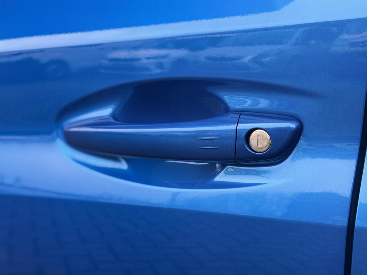 Peugeot 208 GT 1.2 Hybrid 110 e-DCS6 | NAVI | ADAPTIVE CRUISE CONTROL | 17 INCH LM-VELGEN | CAMERA |