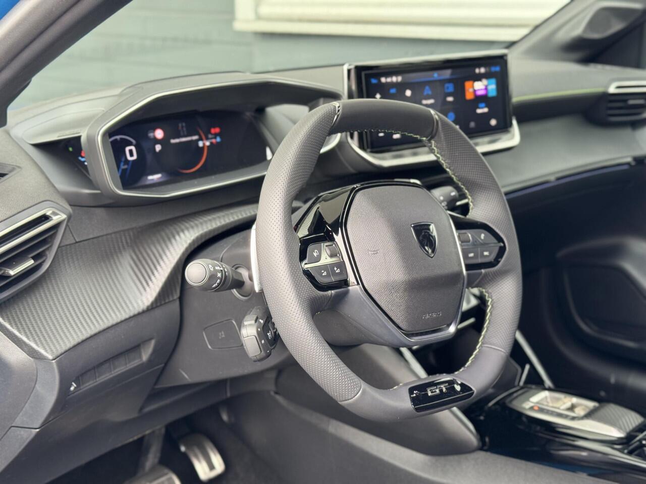 Peugeot 208 GT 1.2 Hybrid 110 e-DCS6 | NAVI | ADAPTIVE CRUISE CONTROL | 17 INCH LM-VELGEN | CAMERA |