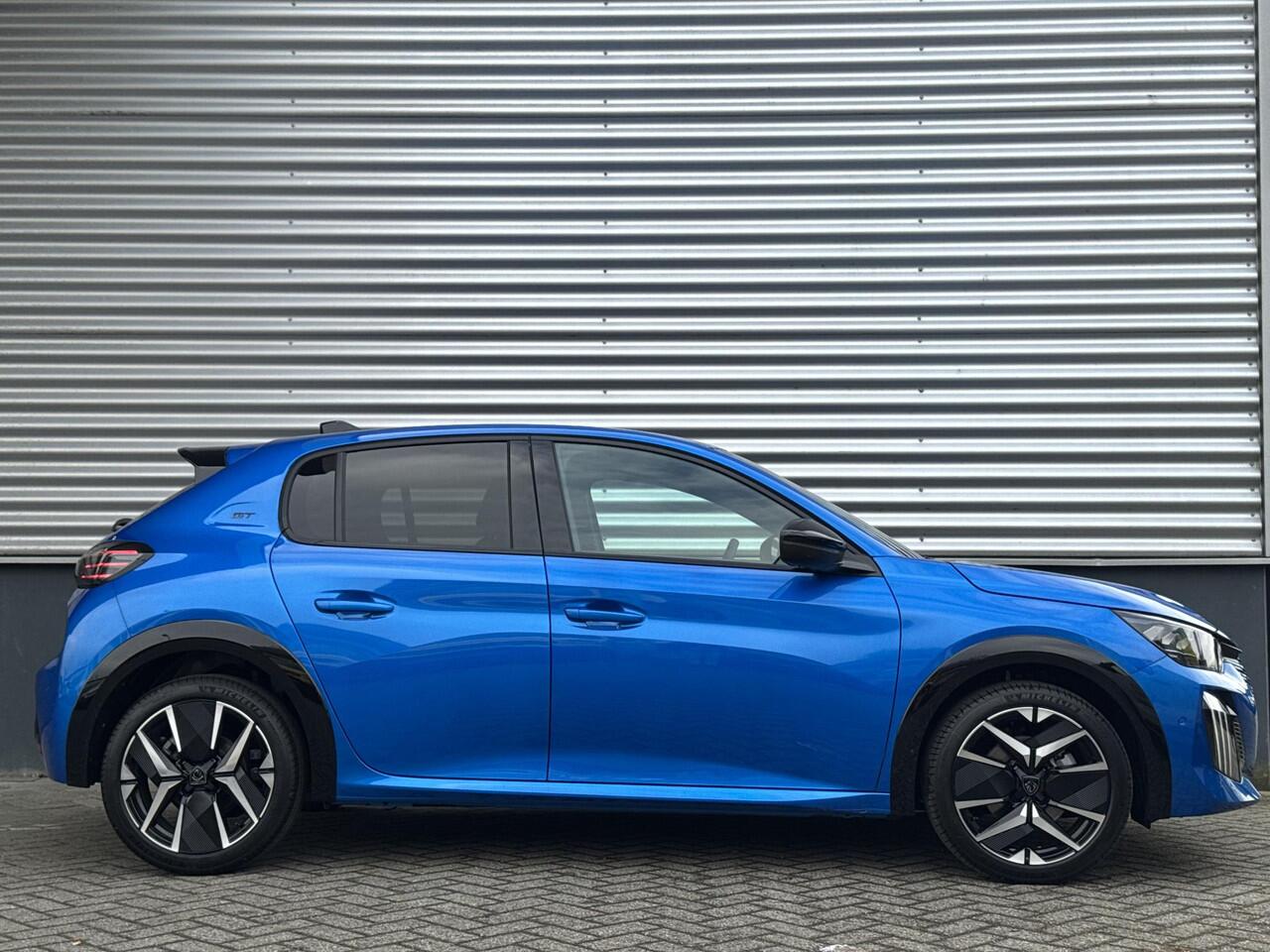 Peugeot 208 GT 1.2 Hybrid 110 e-DCS6 | NAVI | ADAPTIVE CRUISE CONTROL | 17 INCH LM-VELGEN | CAMERA |