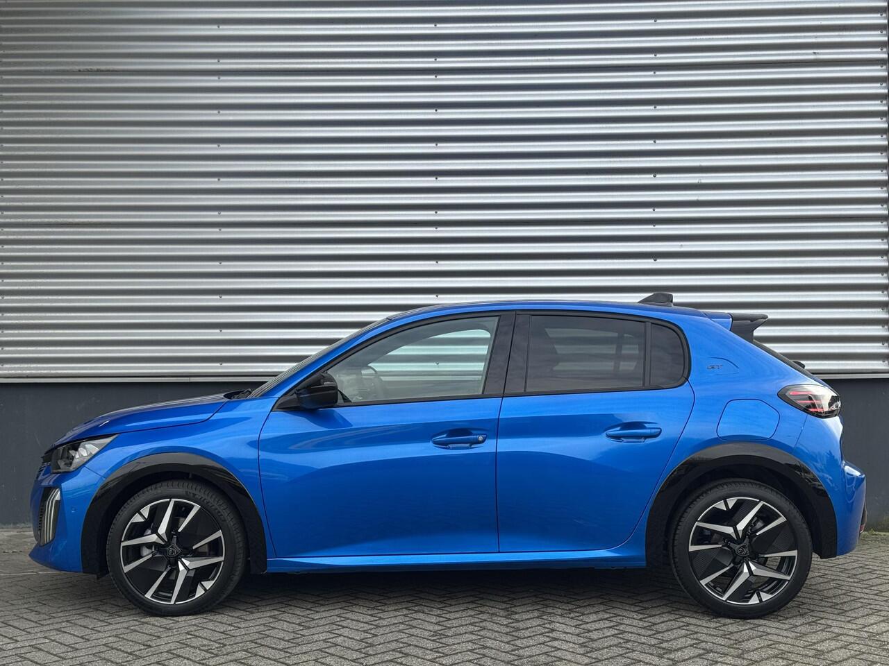 Peugeot 208 GT 1.2 Hybrid 110 e-DCS6 | NAVI | ADAPTIVE CRUISE CONTROL | 17 INCH LM-VELGEN | CAMERA |