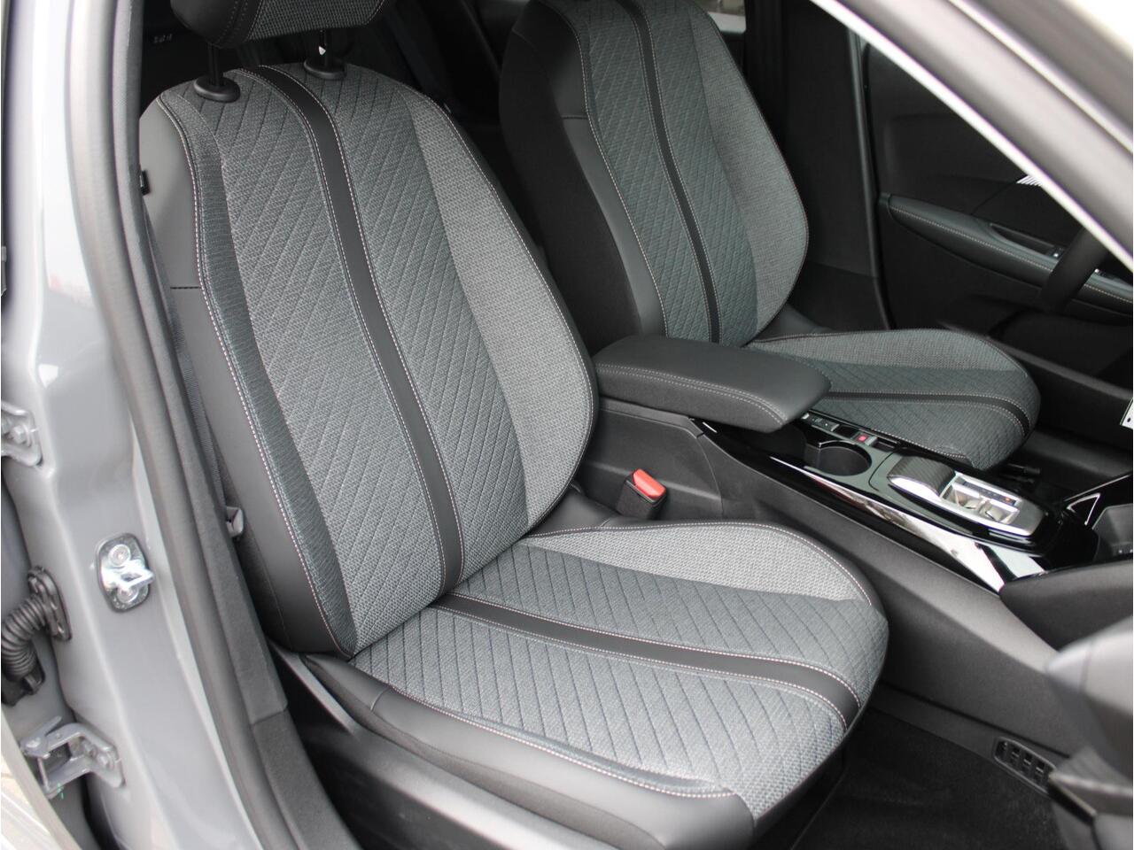 Peugeot 208 1.2 Hybrid 110 e-DCS6 Allure VOORRAAD KORTING