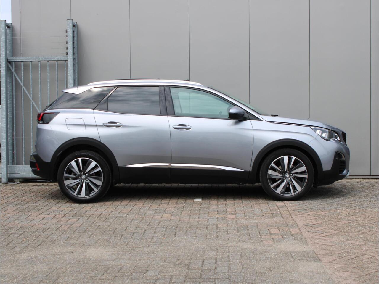 Peugeot 3008 1.2 PureTech Allure Automaat | Navi / Panoramadak / Camera