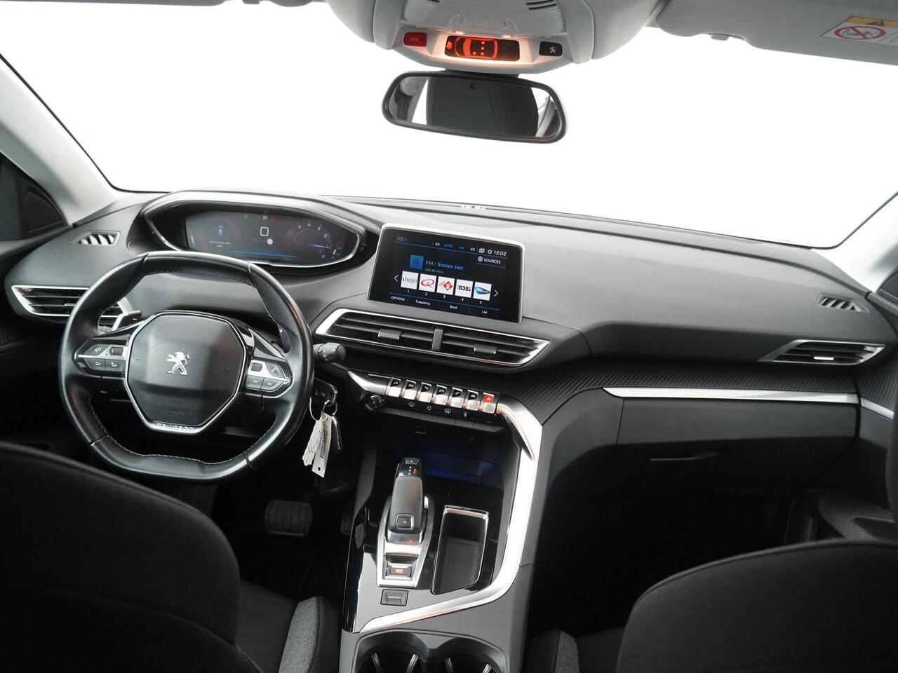 Peugeot 3008 1.2 PureTech Active - Automaat - Navigatie - Parkeersensoren V+A - Parkeercamera