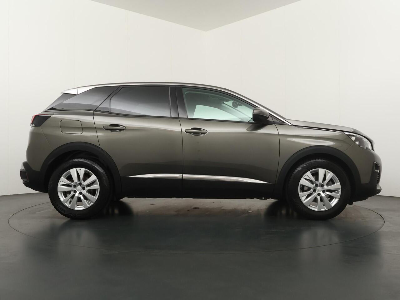 Peugeot 3008 1.2 PureTech Active - Automaat - Navigatie - Parkeersensoren V+A - Parkeercamera