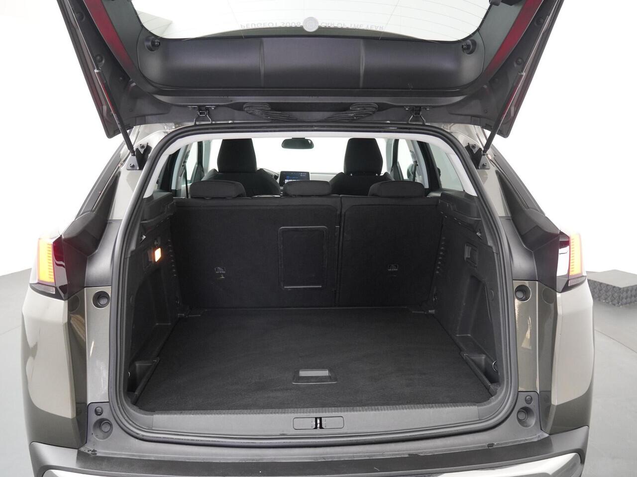 Peugeot 3008 1.2 PureTech Active - Automaat - Navigatie - Parkeersensoren V+A - Parkeercamera