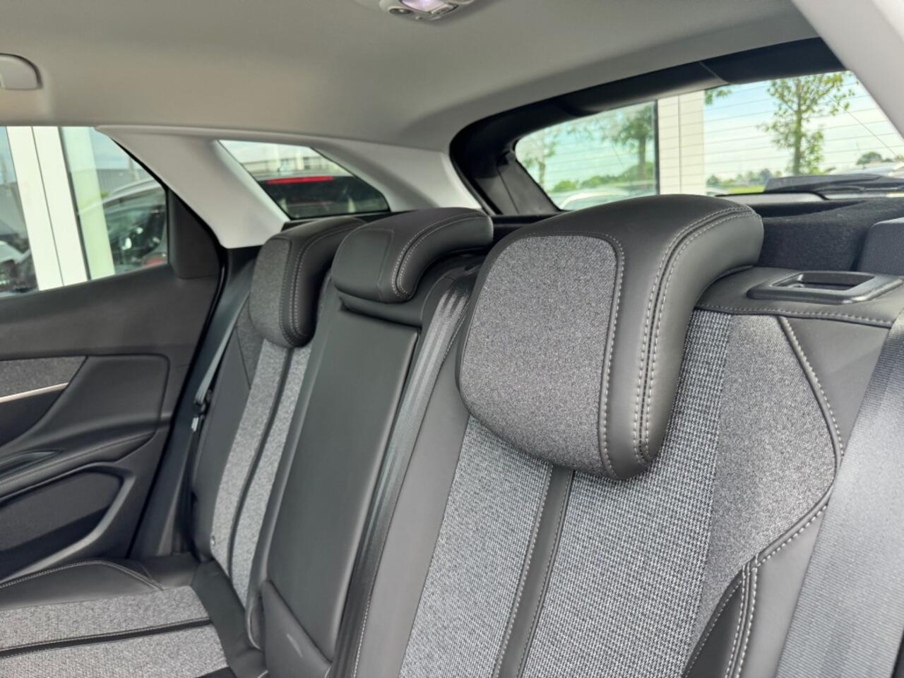 Peugeot 3008 1.2 PURETECH ALLURE ALL IN PRIJS