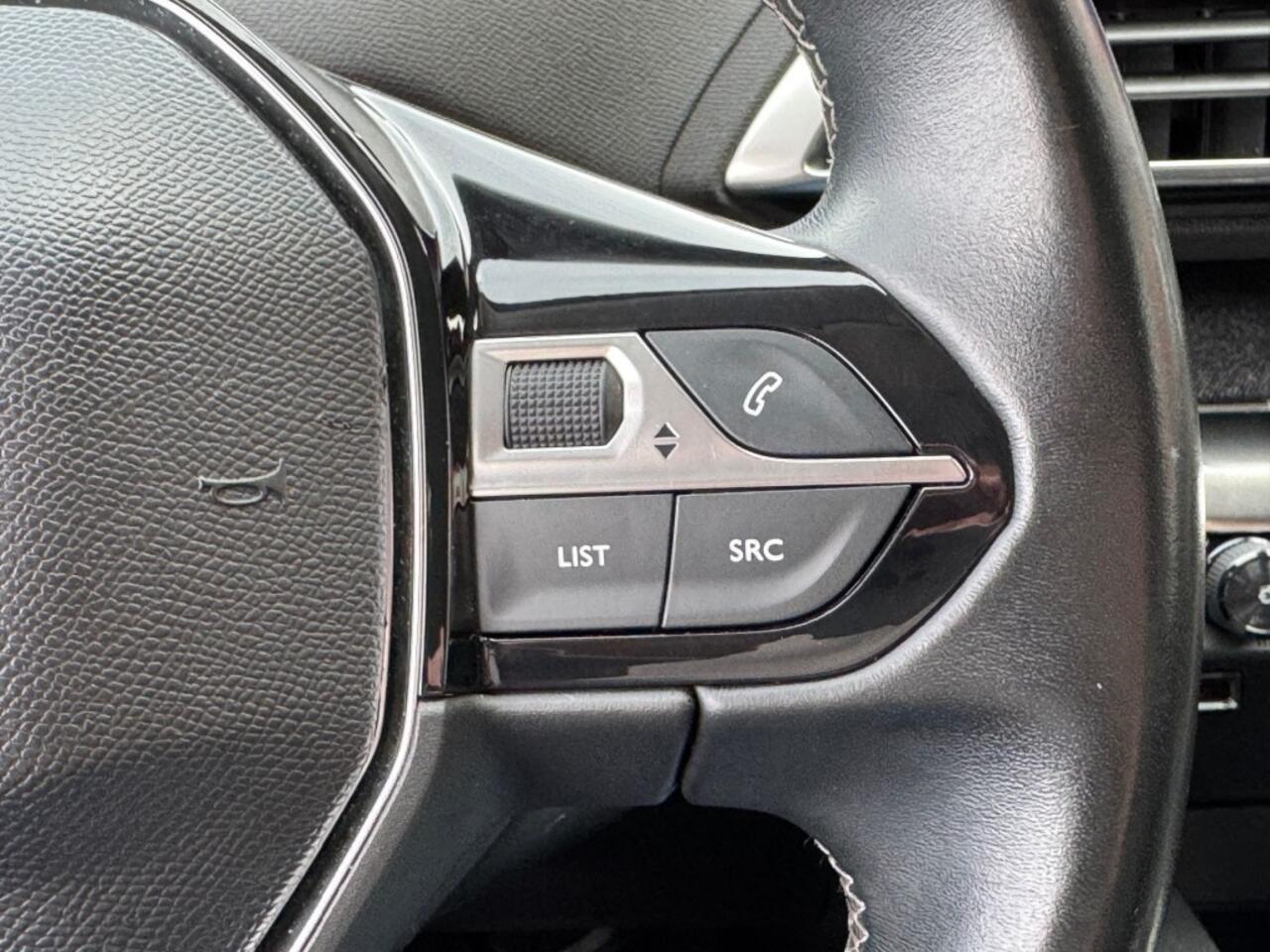 Peugeot 3008 1.2 TURBO 130PK ALLURE NAVI CAMERA CARPLAY AIRCO LMV PDC