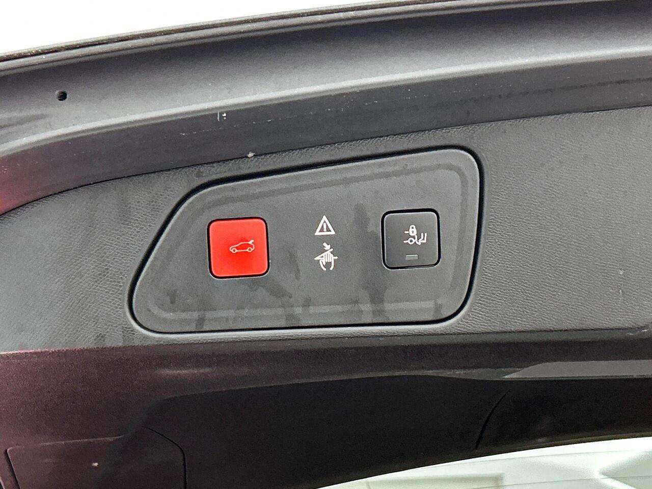 Peugeot 3008 1.6 e-THP Blue Lease Premium PANO | CAMERA | LEER