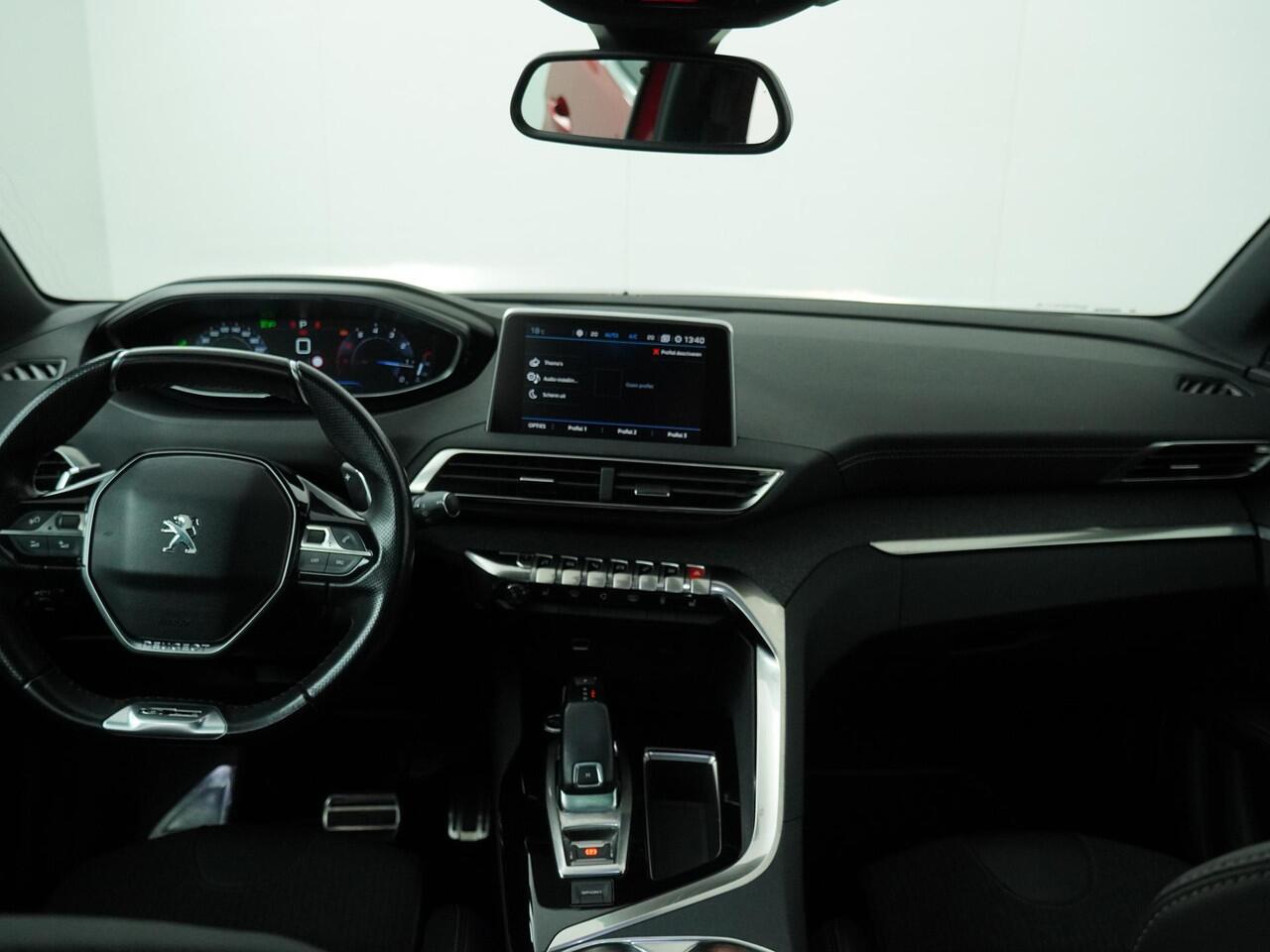 Peugeot 3008 1.6 e-THP GT Line Automaat - Schuifdak - Navigatie - Trekhaak - LED koplampen