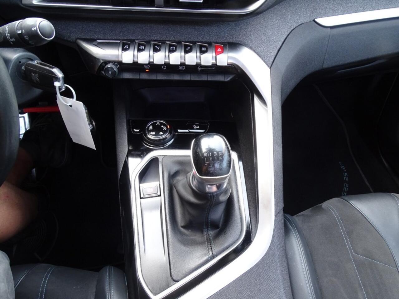 Peugeot 3008 1.2 PT CROSSWAY-Navi-Media-Blth-Pdc-Cam-Pdc-Led